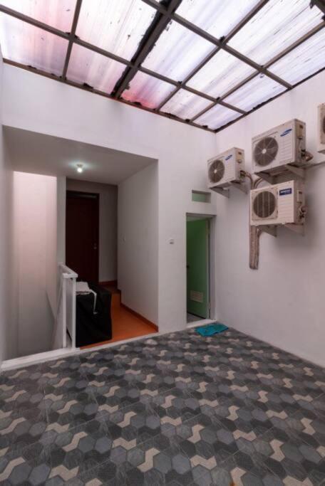 Spacious, White-Villa Belgareti @Kiara Condong Bandung Exterior photo