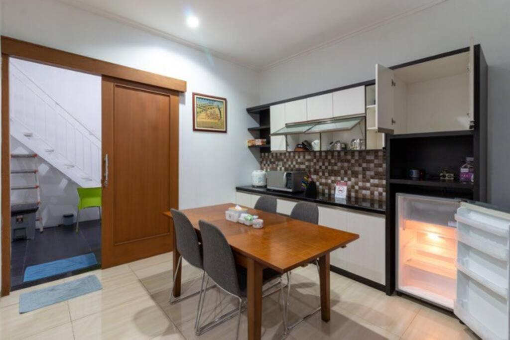Spacious, White-Villa Belgareti @Kiara Condong Bandung Exterior photo