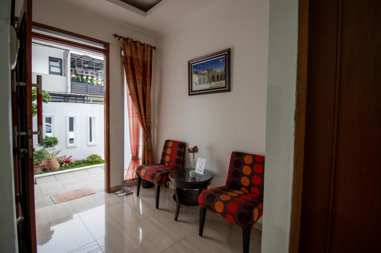 Spacious, White-Villa Belgareti @Kiara Condong Bandung Exterior photo